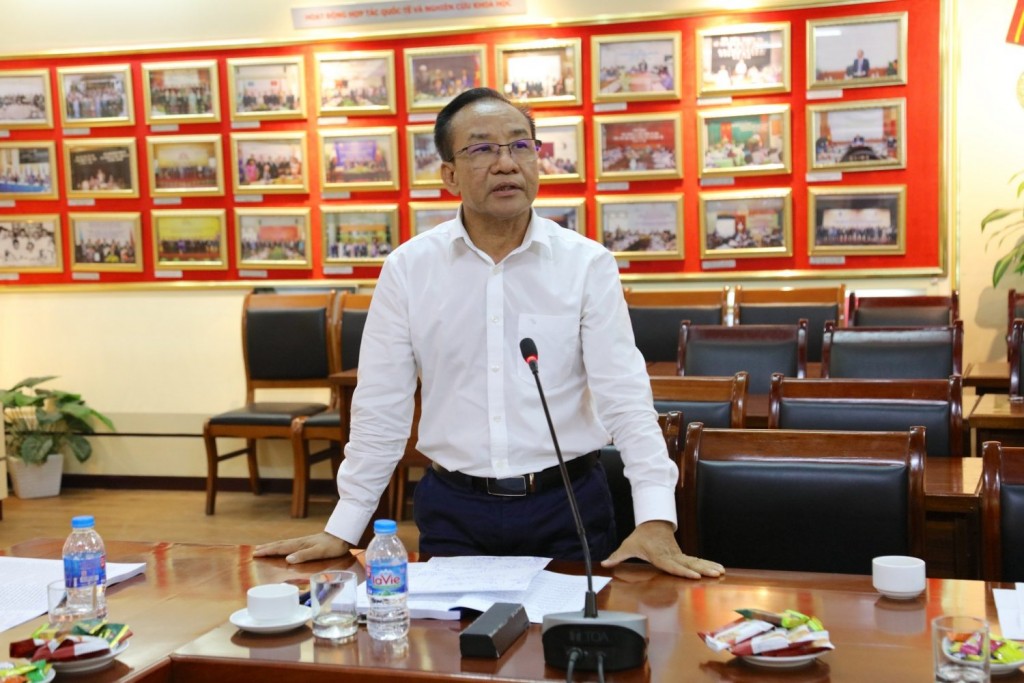 Dr. Nguyen Dang Que, NAPA Vice President, at the workshop.