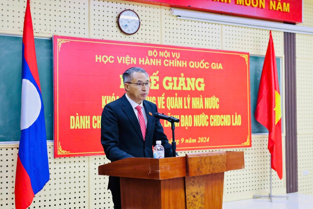 Mr. Souksomphanh Keomixay, Secretary of the District Party Committee, Chairman of Kon District, Houaphanh Province, and representative of trainees, at the closing ceremony.