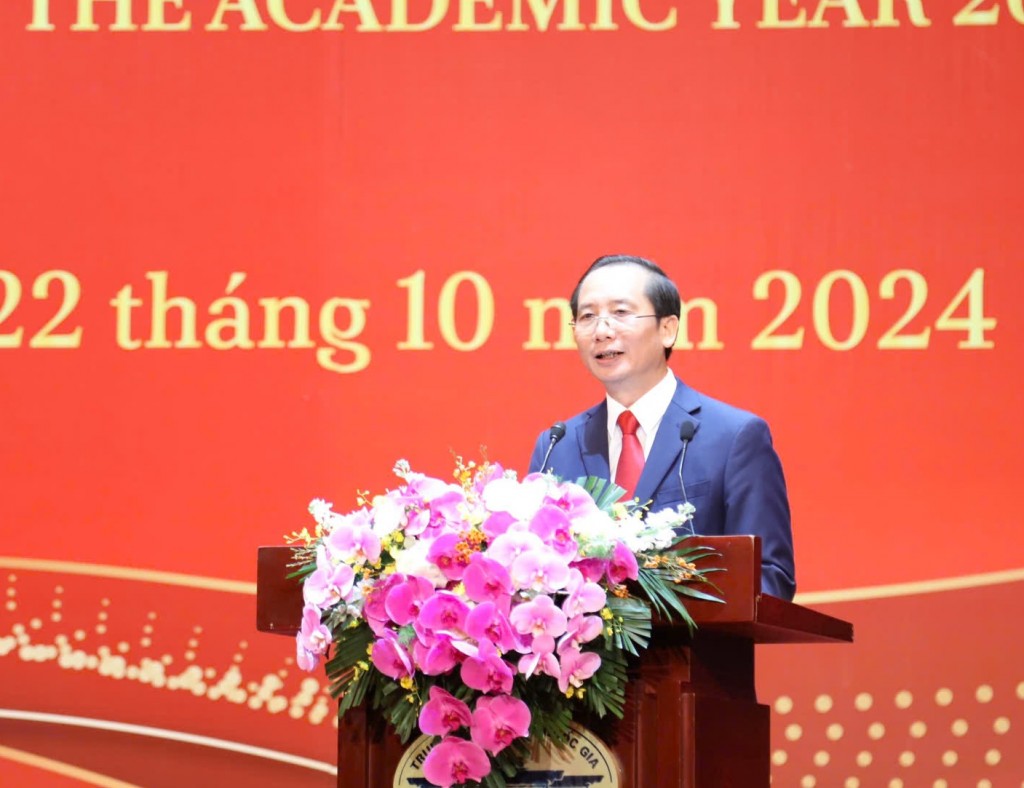 Assoc. Prof. Dr. Nguyen Ba Chien delivering opening remarks at the ceremony.