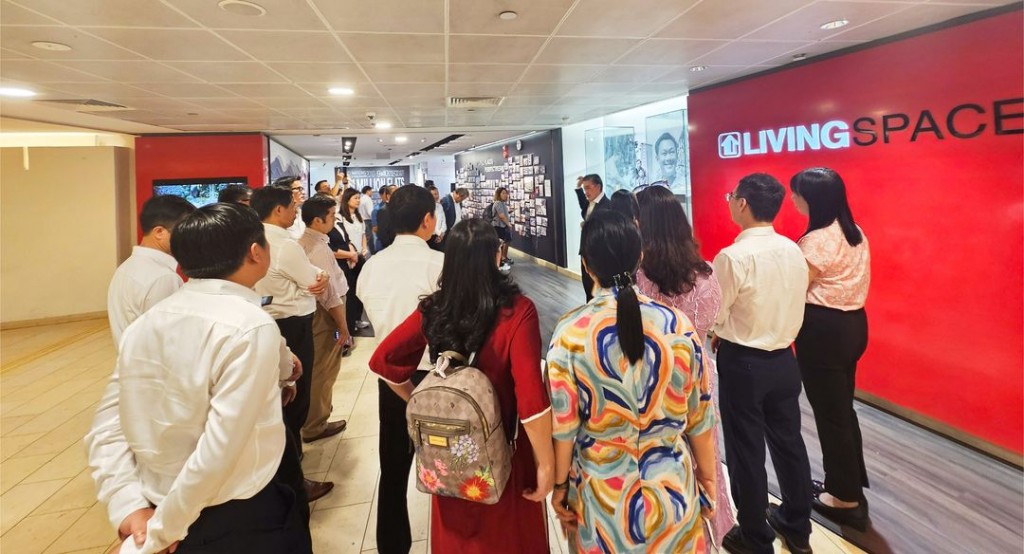 Participants visited the LIVINGSPACE gallery at the Housing Development Board (HDB) to explore Singapore’s public housing journey and learn about HDB’s innovative and creative approach to building communities and housing a nation.