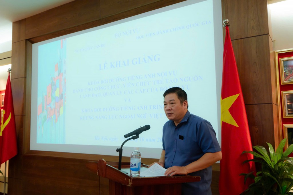 Mr. Nguyen Huu Tuan, Director General of the Department of Organization and Personnel, Ministry of Home Affairs, at the opening ceremony.