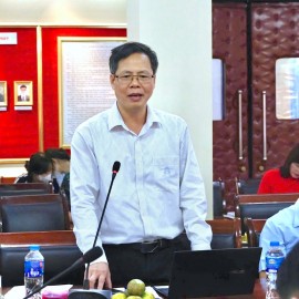 Assoc. Prof. Dr. Le Van Chien, Director of the Institute of Leadership, Ho Chi Minh National Academy of Politics, at the forum.