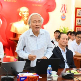 Assoc. Prof. Dr. Vo Kim Son, former Dean of the Faculty of Administrative Sciences, at the workshop.