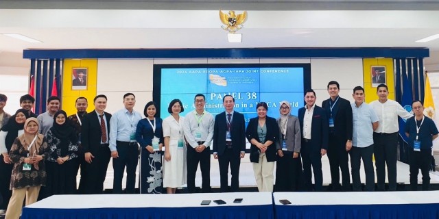 Assoc. Prof. Dr. Nguyen Ba Chien, NAPA President and Chairperson of the EROPA Executive Council, with NAPA lecturers and international presenters in panel 38.