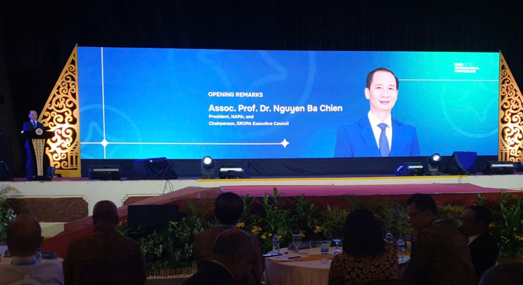 Assoc. Prof. Dr. Nguyen Ba Chien, President of the National Academy of Public Administration (NAPA) of Viet Nam and Chairperson of the EROPA Executive Council, delivering the opening remarks.