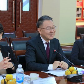 Mr. Kim Chae Hwan, NHI President, at the meeting.