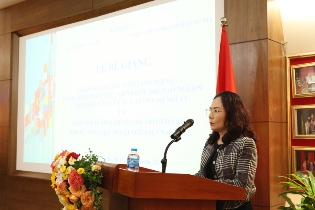 Ms. Chu Thi Huong Giang, Deputy Head of the Division of Planning and General Affairs, Department of International Cooperation, represented the course organizers to present a summary report on the training courses.