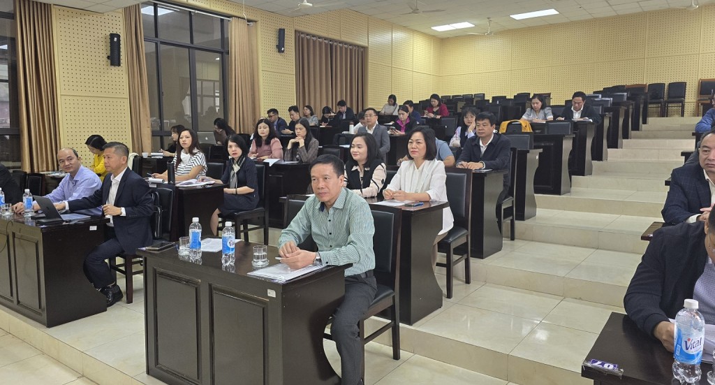 Delegates and participants of the training session.