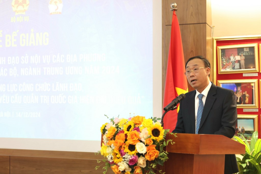 Course participant Nguyen Cao Cuong delivered remarks at the closing ceremony.