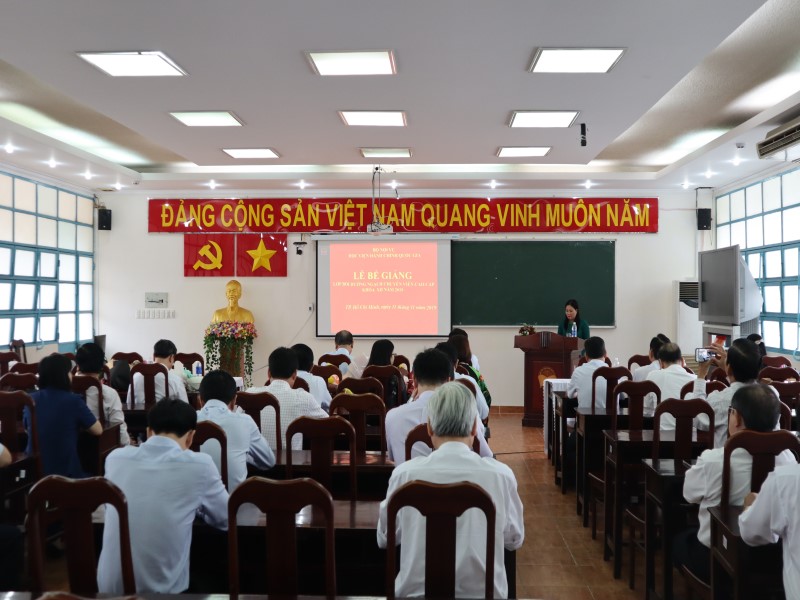 Bế giảng Lớp bồi dưỡng ngạch CVCC khóa XII năm 2019 _ 1
