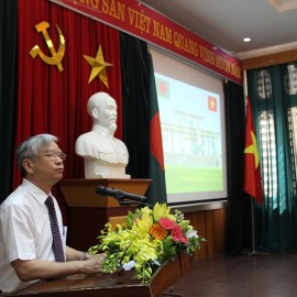TS. Vũ Thanh Xuân – Phó Giám đốc Học viện Hành chính Quốc gia phát biểu khai giảng khóa bồi dưỡng