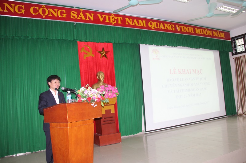TS. Nguyễn Minh Sản – Phó trưởng Khoa Sau Đại học phát biểu tại Lễ khai mạc bảo vệ luận văn
