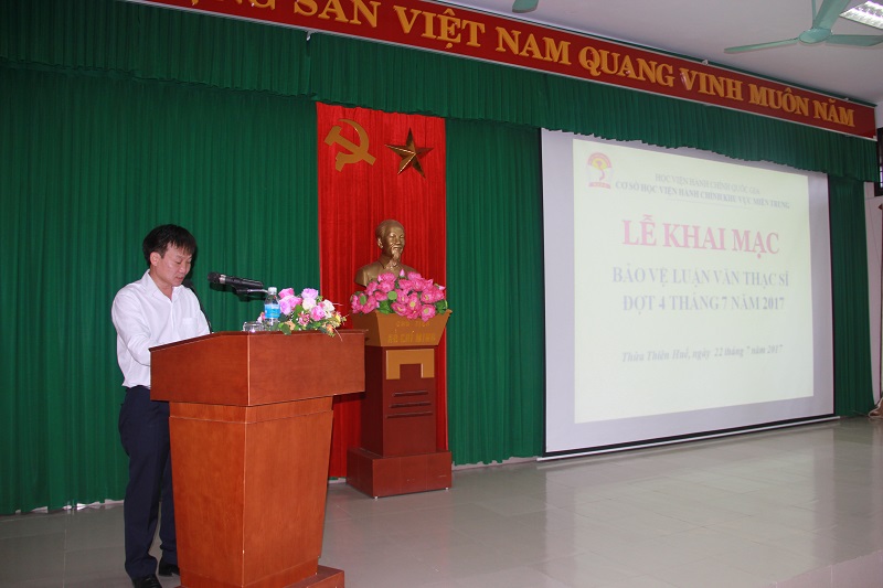 TS. Nguyễn Minh Sản – Phó trưởng Khoa Sau Đại học phát biểu tại Lễ khai mạc bảo vệ luận văn