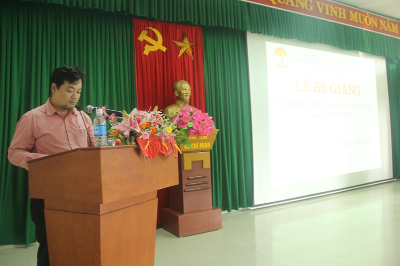 ThS. Hoàng Lê Hoài Bắc, Phòng Quản lý Đào tạo, Bồi dưỡng báo cáo tổng kết khóa học