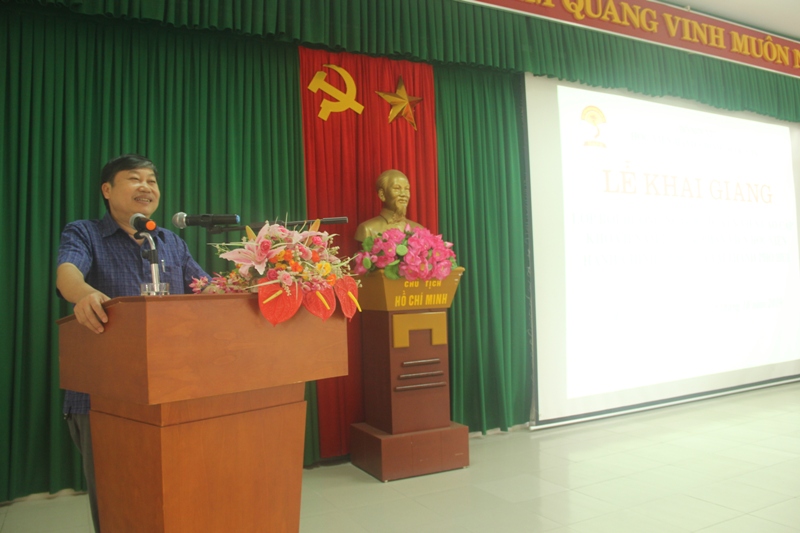 Đồng chí Nguyễn Thái Sơn, Ủy viên Ban Thường vụ Tỉnh ủy, Trưởng ban Ban Tuyên giáo Tỉnh ủy tỉnh Thừa Thiên Huế phát biểu
