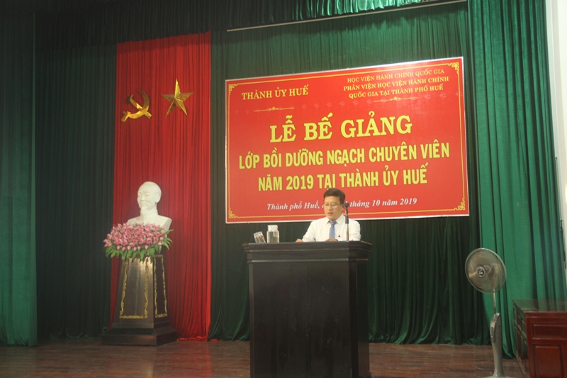 Đại diện lớp học viên Phan Vĩnh Duy Mãn phát biểu