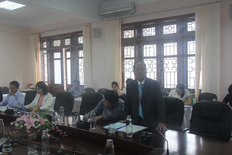 Ông Phan Công Tuyên, Nguyên Ủy viên Thường vụ Tỉnh ủy, Nguyên Trưởng Ban Tuyên giáo Tỉnh ủy tỉnh Thừa Thiên Huế Báo cáo tham luận tại Hội thảo