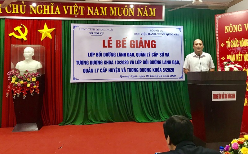 Học viên Nguyễn Quốc Việt - Đại diện cho các học viên hai Lớp phát biểu tri ân tại Lễ Bế giảng
