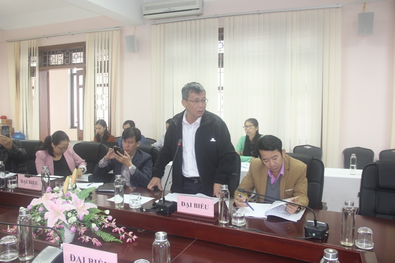 Đ/c Phan Lương, Phó Giám đốc Sở Nội vụ tỉnh Thừa Thiên Huế phát biểu tại Hội thảo.