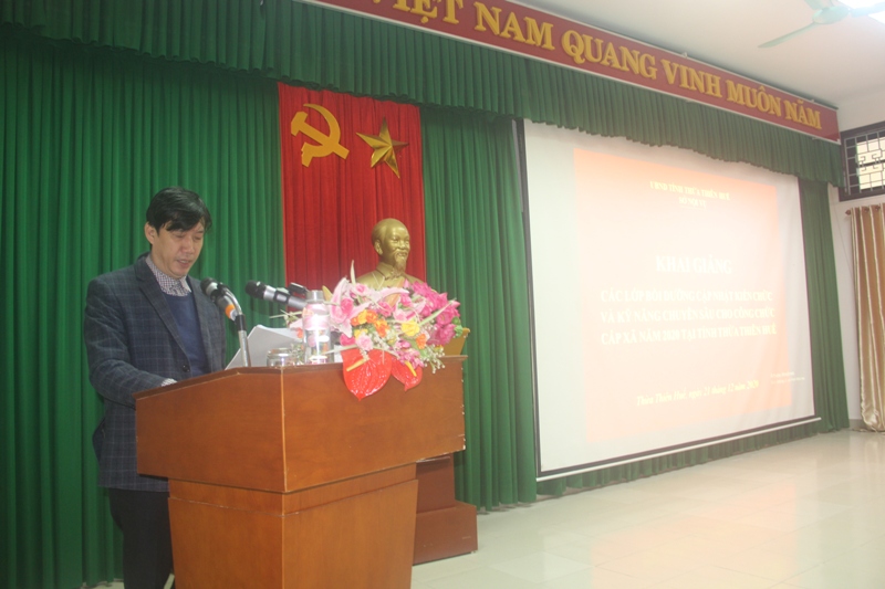 Ông Phạm Quang Bảo – Phó Trưởng phòng Tổ chức - Công chức, viên chức, Sở Nội vụ tỉnh Thừa Thiên Huế phát biểu Khai giảng khóa học