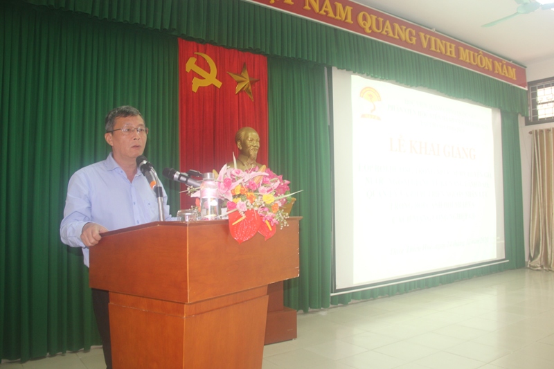 Đ/c Phan Lương – Phó Giám đốc Sở Nội vụ tỉnh Thừa Thiên Huế phát biểu 