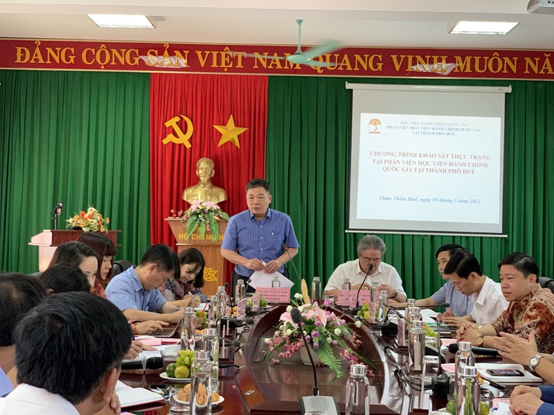 Đ/c Nguyễn Hữu Tuấn - Ủy viên Ban Cán sự Đảng Bộ, Vụ trưởng Vụ Tổ chức cán bộ, Trưởng đoàn phát biểu tại buổi làm việc