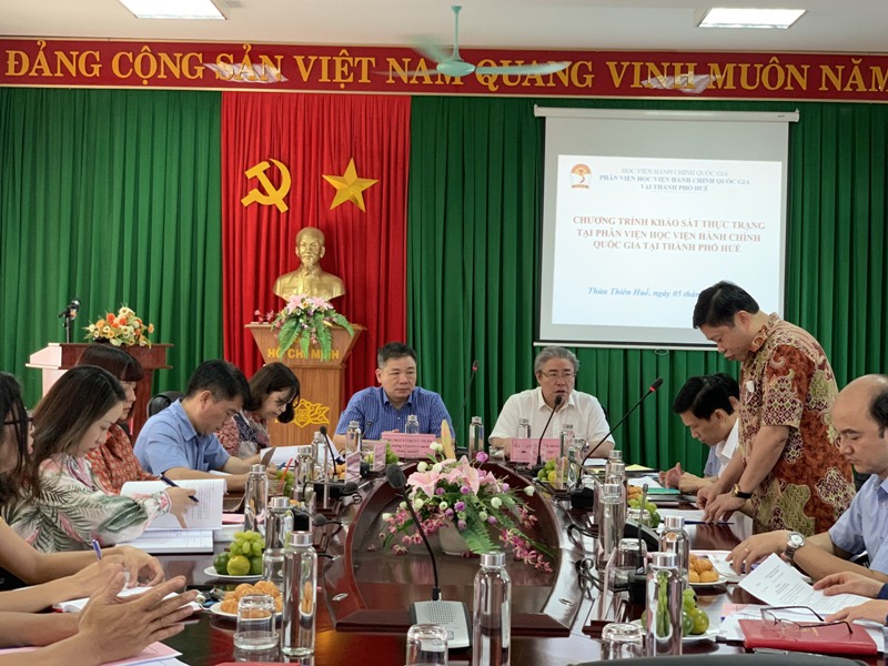 PGS.TS.Nguyễn Văn Hậu – Chánh Văn phòng Học viện Hành chính Quốc gia phát biểu tại buổi làm việc 