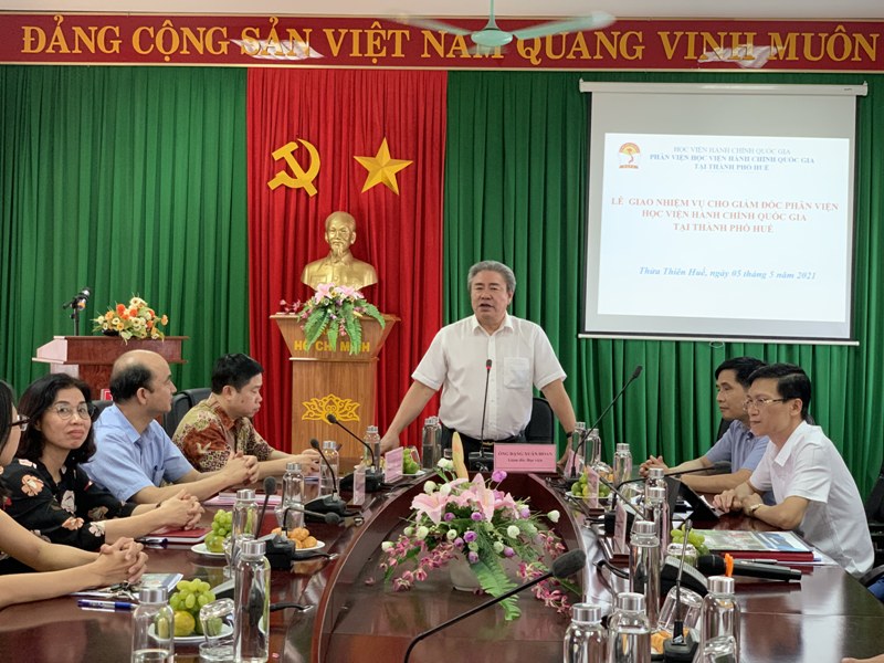 TS. Đặng Xuân Hoan – Giám đốc Học viện Hành chính Quốc gia phát biểu tại Lễ giao nhiệm vụ