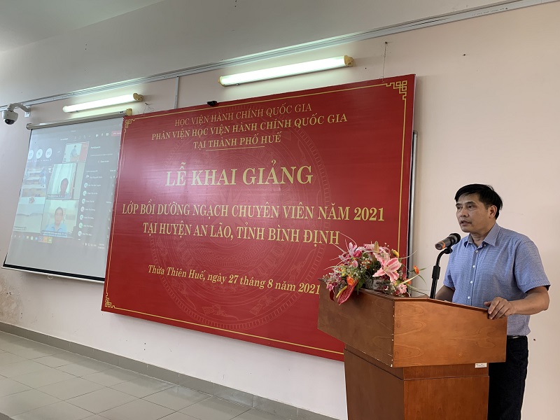 PGS.TS. Nguyễn Hoàng Hiển – Giám đốc Phân viện Học viện tại TP.Huế  phát biểu khai giảng khóa học  