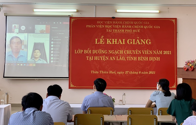 Đ/c Nguyễn Hữu Tiền – Đại diện cho các học viên phát biểu tại Lễ khai giảng