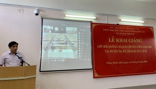 PGS.TS. Nguyễn Hoàng Hiển – Giám đốc Phân viện Học viện tại TP. Huế 
phát biểu khai giảng khóa học