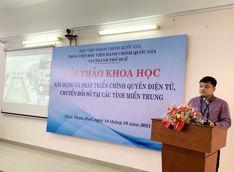TS. Vũ Hoàng Mạnh Trung – Phân viện Học viện tại TP.Huế, dẫn chương trình khai mạc Hội thảo