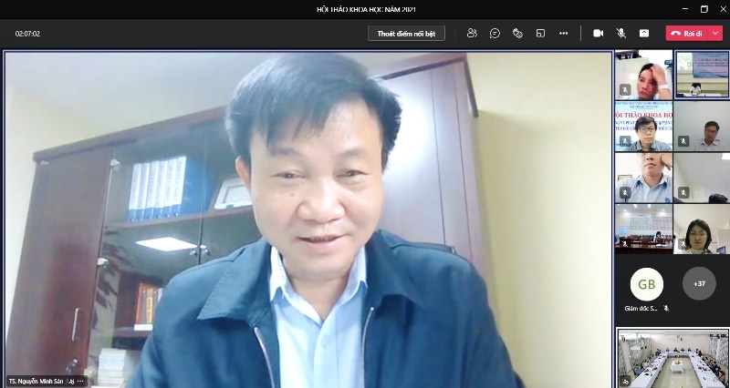 TS. Nguyễn Minh Sản – Phó Viện trưởng Viện Nghiên cứu Khoa học hành chính phát biểu tham luận tại điểm cầu trực tuyến