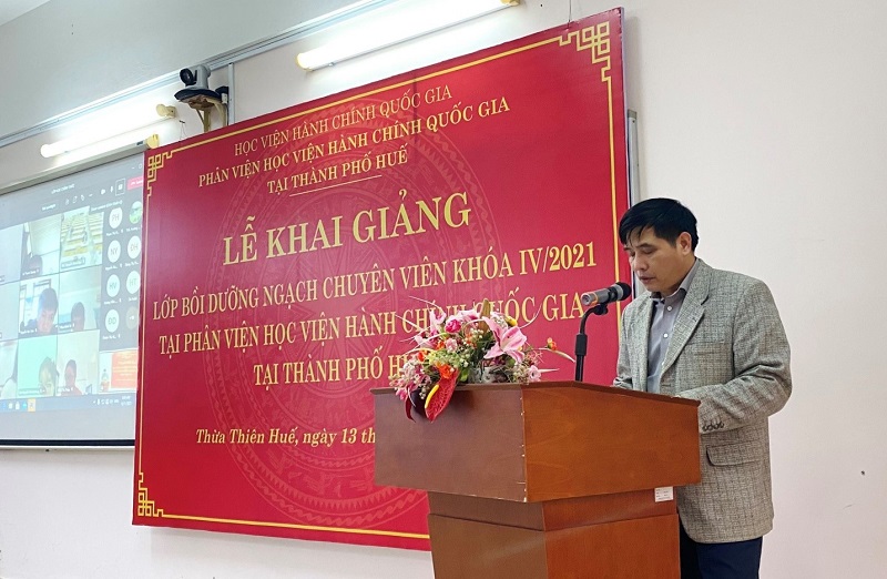 PGS.TS. Nguyễn Hoàng Hiển - Giám đốc Phân viện Học viện tại TP.Huế phát biểu khai giảng khóa học 