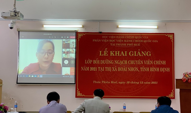 Đồng chí Nguyễn Thị Thu Thùy – Đại diện cho các học viên phát biểu tại Lễ khai giảng