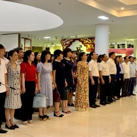 Đoàn công tác của Đảng ủy Học viện Hành chính Quốc gia thực hiện nghi thức chào cờ  tại Bảo tàng Hồ Chí Minh tỉnh Thừa Thiên Huế