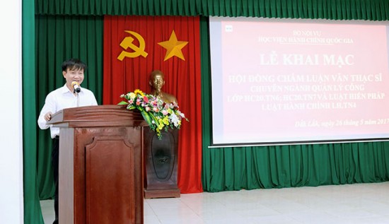 TS. Nguyễn Minh Sản - Phó trưởng Khoa Sau Đại học, Học viện Hành chính Quốc gia phát biểu tại buổi lễ