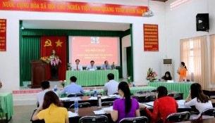 Đồng chí Đặng Thị Phương Thảo phát biểu góp ý văn kiện Đại hội