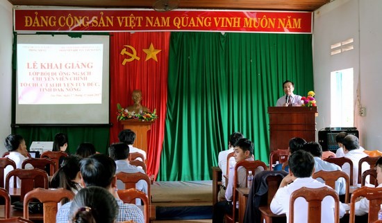 TS. Nguyễn Đăng Quế - Giám đốc Phân viện khu vực Tây Nguyên phát biểu Khai giảng lớp học