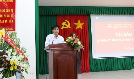 Đại diện cho học viên lớp 