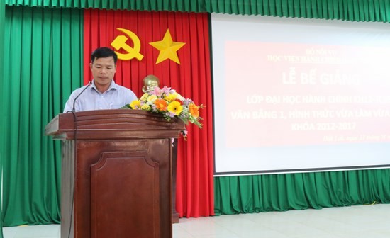 Anh Nguyễn Xuân Hữu - Đại diện học viên của lớp phát biểu cảm ơn tại buổi lễ