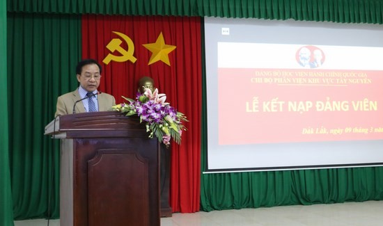 TS. Nguyễn Đăng Quế, Đảng ủy viên, Phó giám độc Học viện Hành chính Quốc gia, Bí thư chi bộ Phân viện khu vực Tây Nguyên phát biểu tại buổi lễ