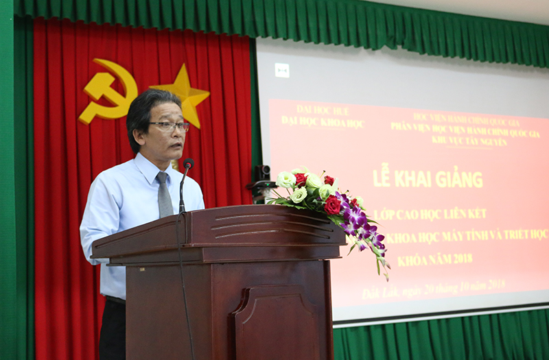 TS. Trần Trung Hỷ - Quyền trưởng Ban Đào tạo, Đại học Huế phát biểu tại buổi lễ