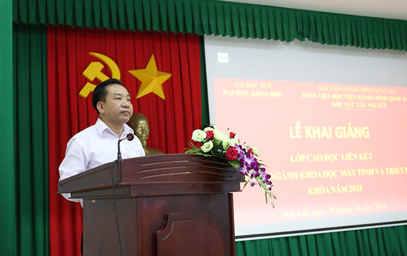 TS. Nguyễn Đăng Quế - Phó giám đốc Học viện Hành chính Quốc gia, Giám đốc Phân viện Học viện Hành chính Quốc gia khu vực Tây Nguyên phát biểu tại buổi lễ