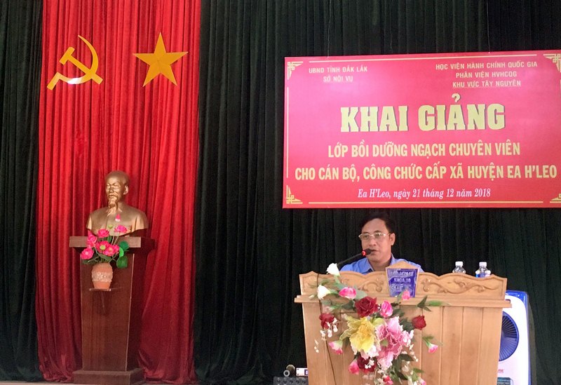 Ông Y Thắng Êban – Huyện ủy viên, Phó Chủ tịch UBND huyện EaH'leo phát biểu tại buổi lễ