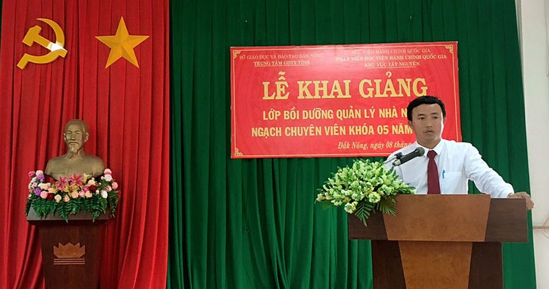 Th.S Lê Đức Ánh, Phó Giám đốc Trung tâm GDTX tỉnh Đăk Nông phát biểu tại buổi lễ