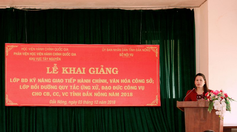 Bà Nguyễn Thị Thu Hường - Phó Giám đốc Sở Nội vụ tỉnh Đắk Nông phát biểu tại buổi lễ