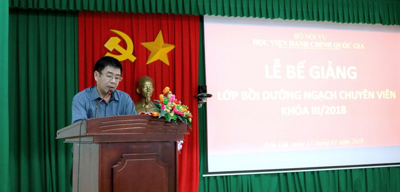 Ông Nguyễn Trọng Minh - Đại diện cho học viên của lớp phát biểu tại buổi lễ