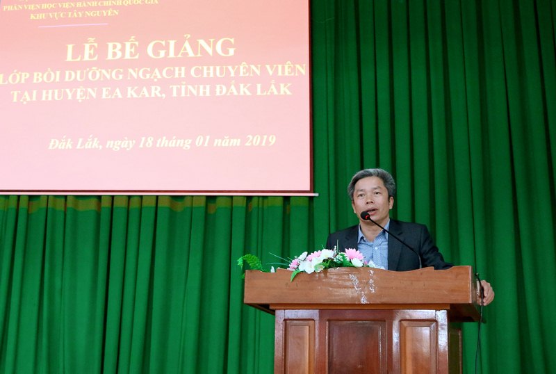 Ông Nguyễn Văn Hà- Phó Bí thư Huyện ủy, Chủ tịch Ủy ban nhân dân huyện EaKar phát biểu tại buổi lễ