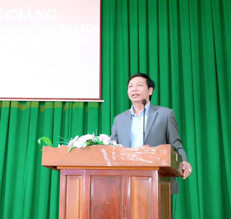  Ông Nhữ Đình Tuyến - Đại diện cho học viên của lớp phát biểu tại buổi lễ